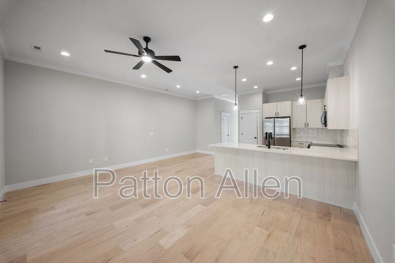 107 Collin Pl #3 - Photo 3 of 22