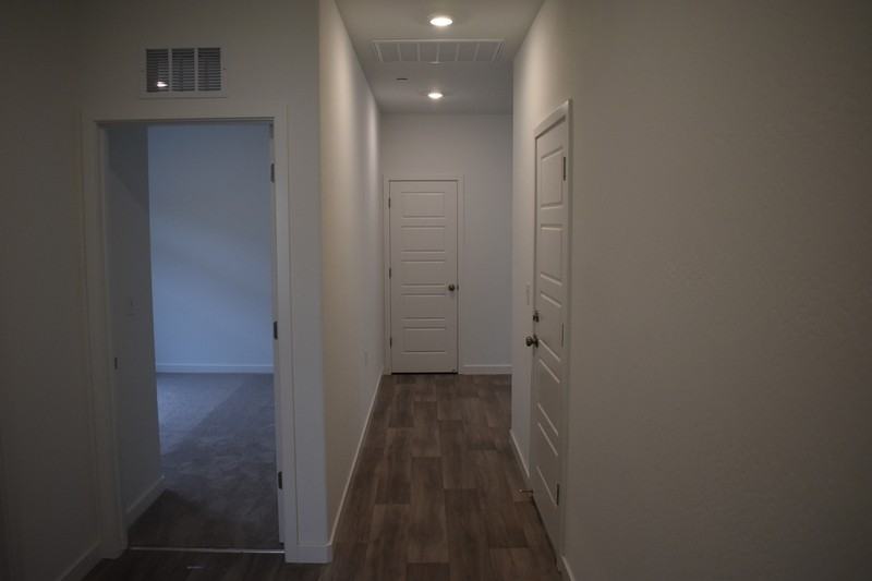 4470 N San Clemente Ave - Photo 5 of 30