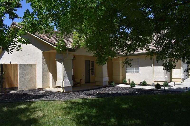 6310 Diamond Ct - Photo 3 of 36