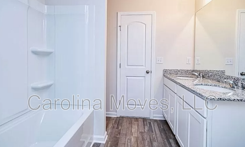 523 Springtime Ln - Photo 3 of 18