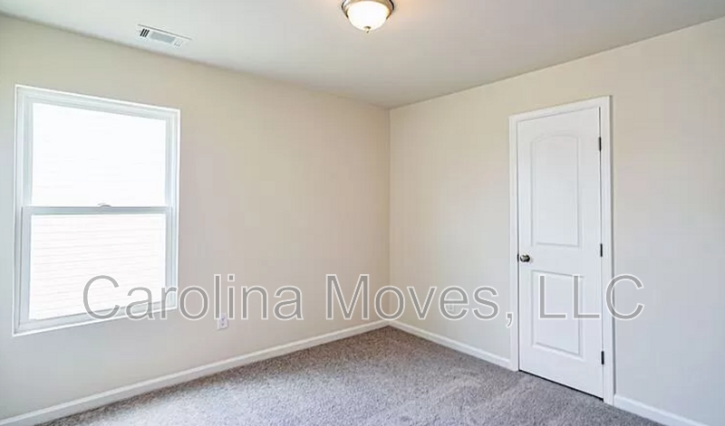 523 Springtime Ln - Photo 6 of 18