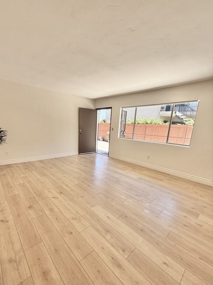 4354 42nd Street - Photo 2 of 15