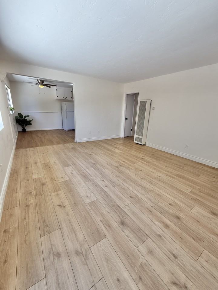 4354 42nd Street - Photo 5 of 15