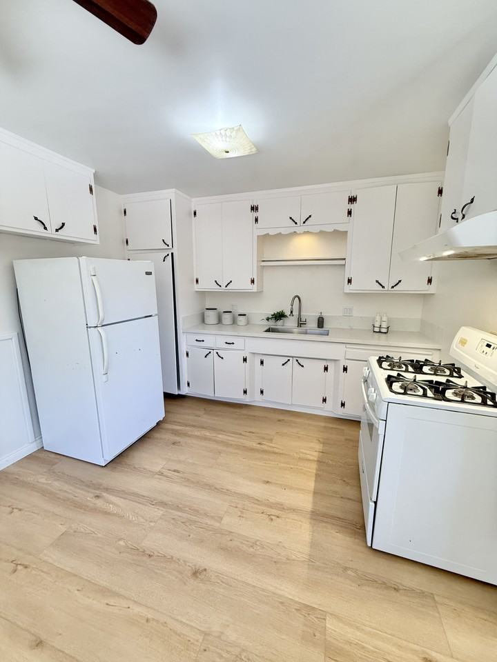4354 42nd Street - Photo 7 of 15