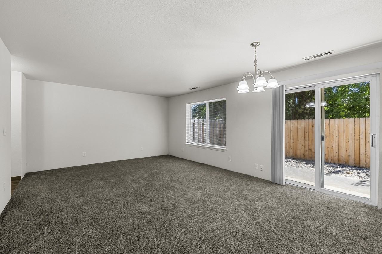 607, ID # 3040 Sheraton Court - Photo 3 of 16