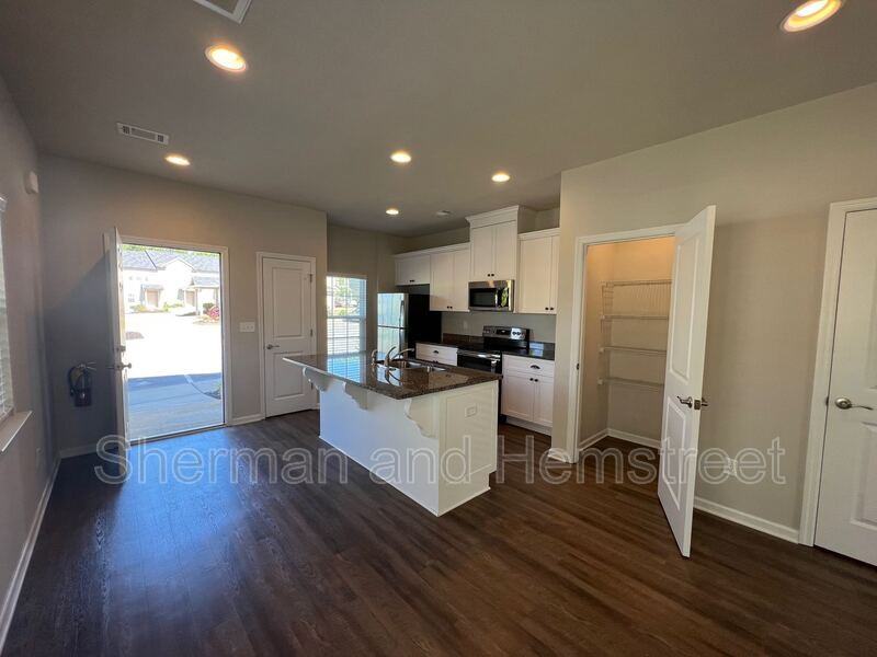 620 Dobhill Ln #620 - Photo 4 of 21