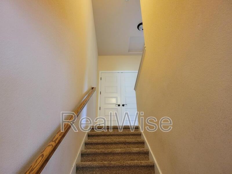 1789 Hillpark Pl - Photo 6 of 19