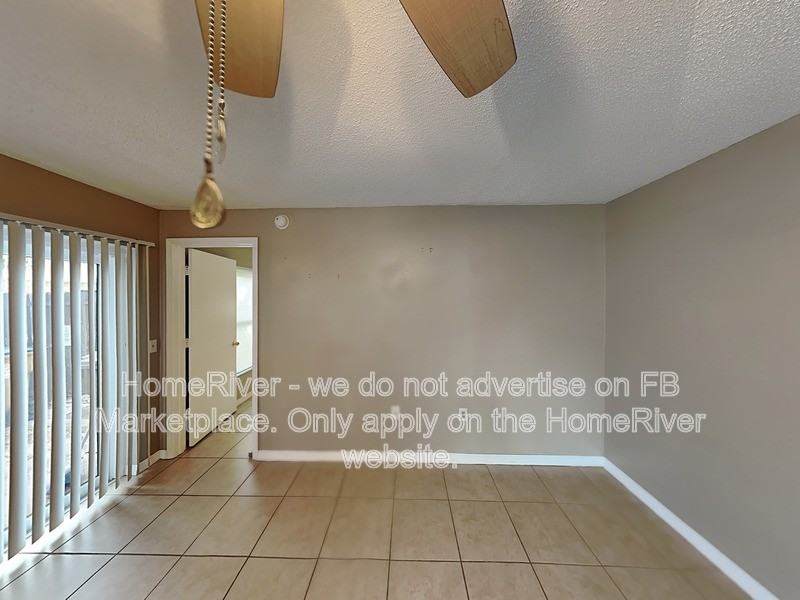 421 Hunter Cir - Photo 4 of 20