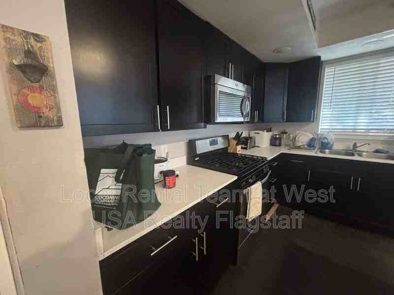 522 S Fountaine St #200 - Photo 3 of 15