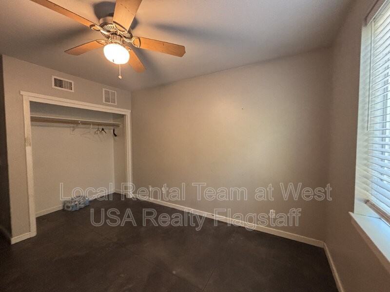 522 S Fountaine St #200 - Photo 7 of 15