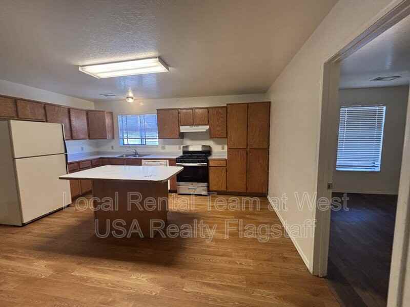 625 S Fountaine St #B - Photo 6 of 25