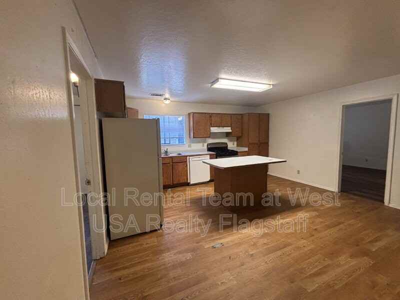 625 S Fountaine St #B - Photo 7 of 25