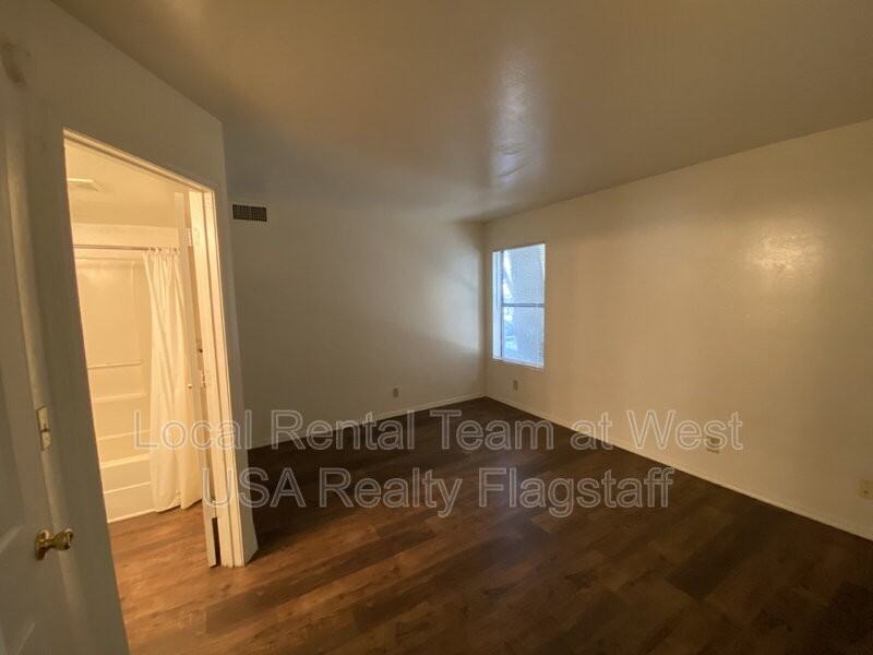 625 S Fountaine St #A - Photo 4 of 15
