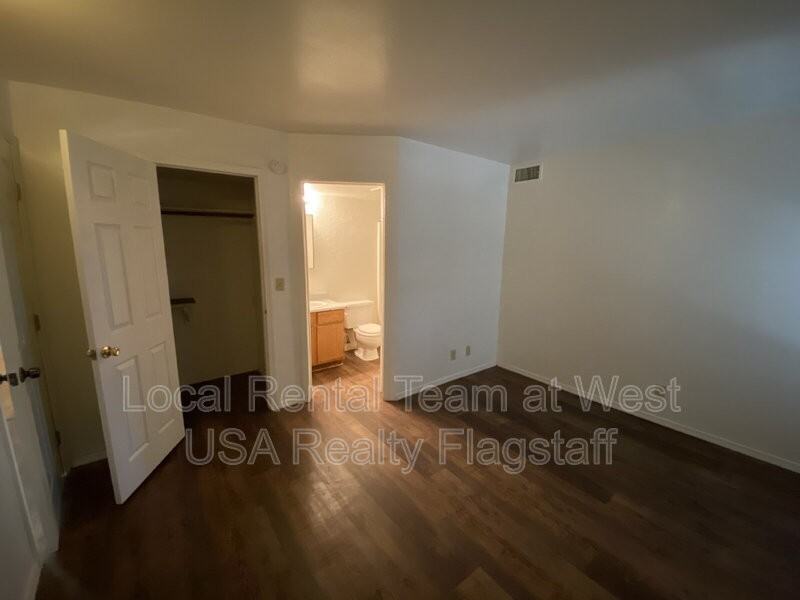 625 S Fountaine St #A - Photo 5 of 15