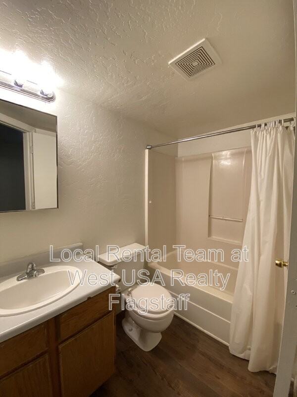 625 S Fountaine St #A - Photo 6 of 15