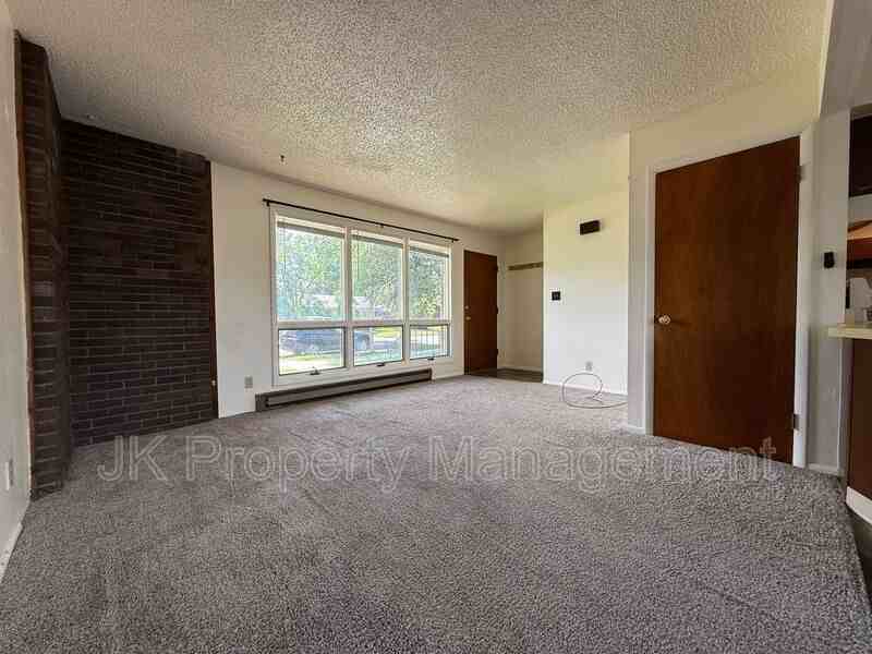 919 1st Ave Sw #02 - Photo 3 of 33