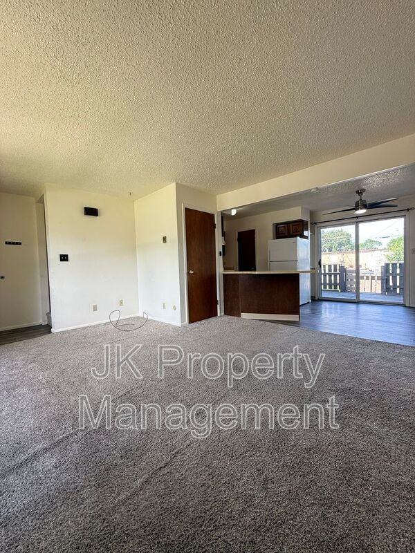 919 1st Ave Sw #02 - Photo 6 of 33