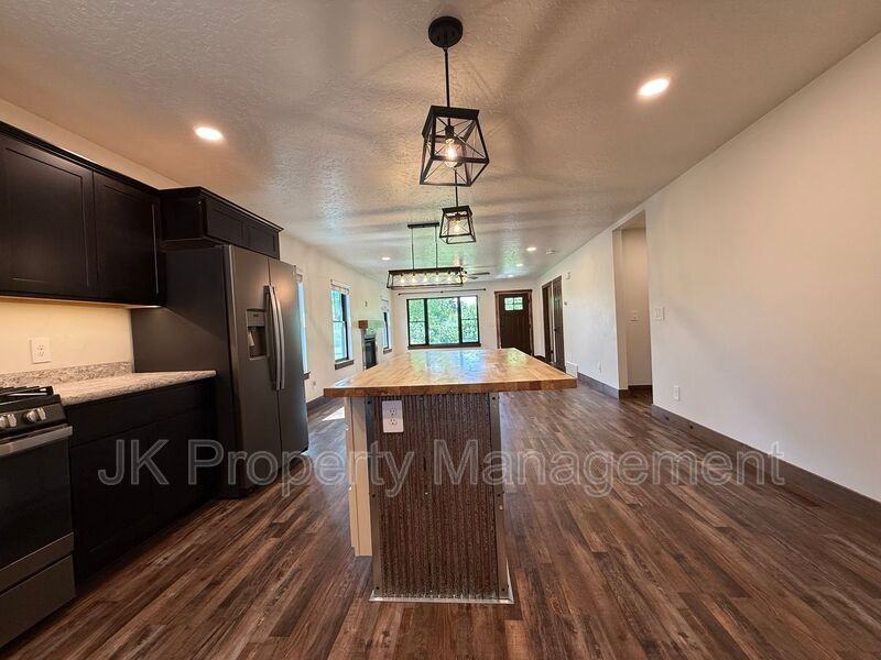 3708 4th Ave N - Photo 7 of 28