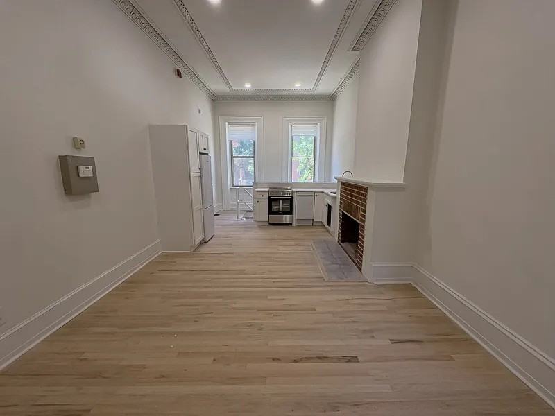 1919 Mount Vernon St #1F - Photo 2 of 11