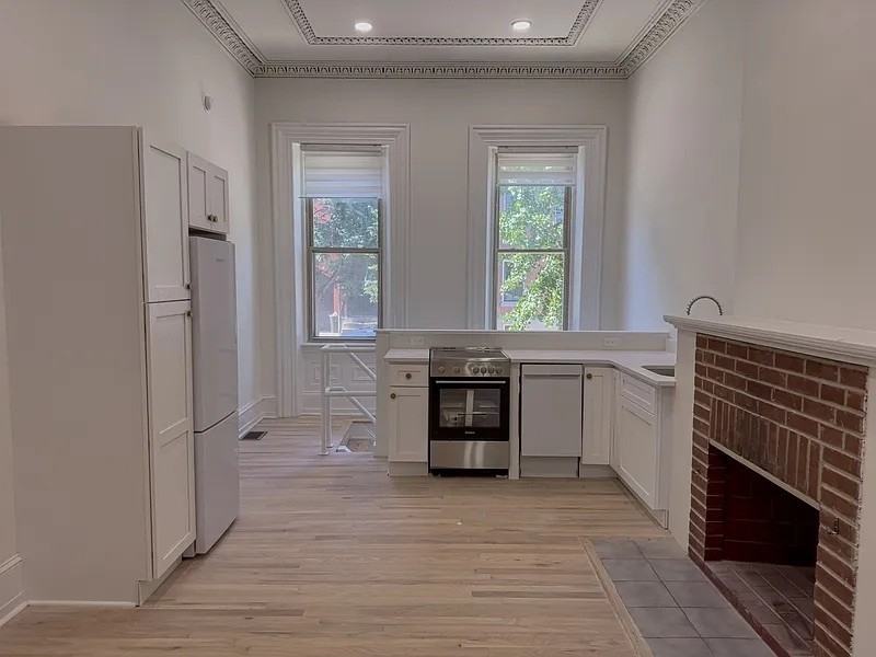 1919 Mount Vernon St #1F - Photo 3 of 11
