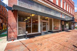 featured image of 205 E Walnut St