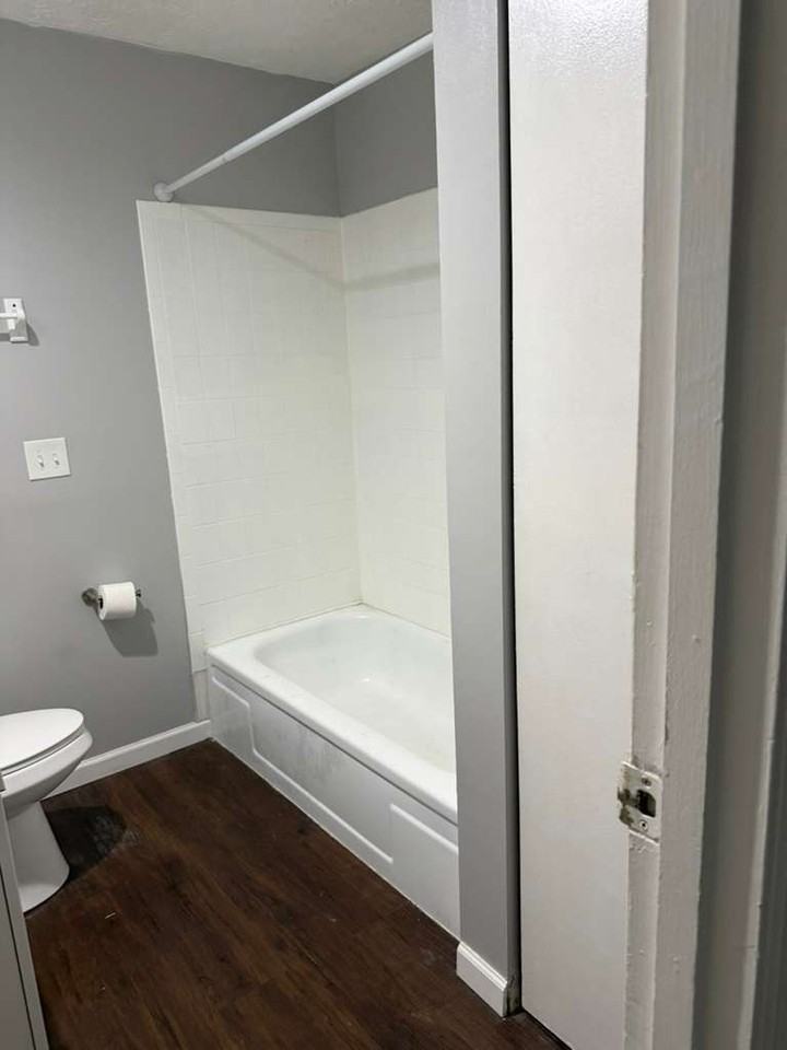 2911 Ash Street - Photo 2 of 13