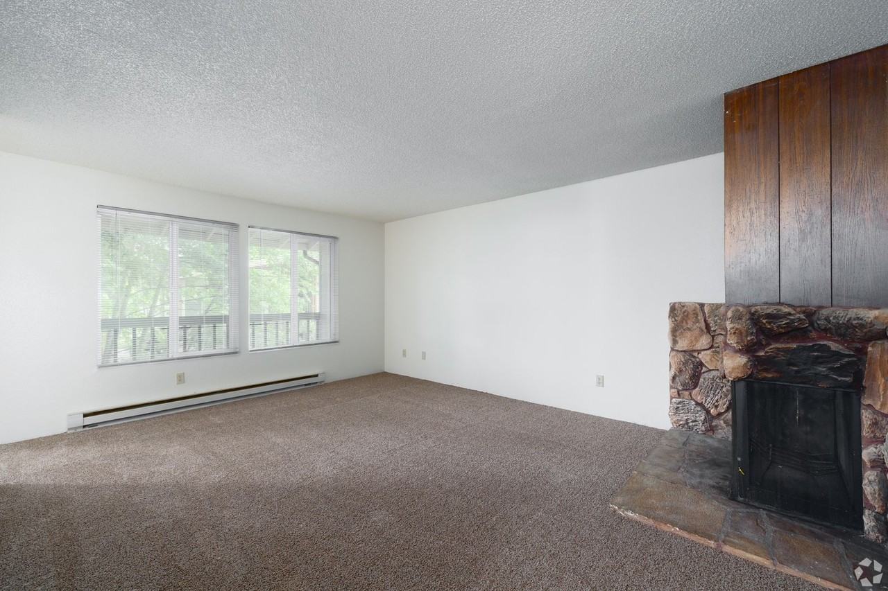 Boulder Park Apartments - Photo 2 of 8