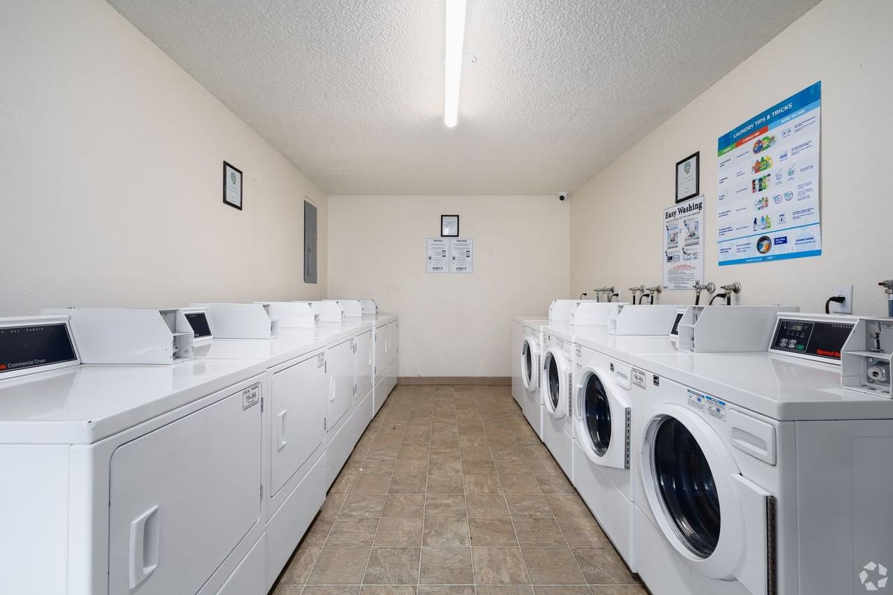 Boulder Park Apartments - Photo 6 of 8