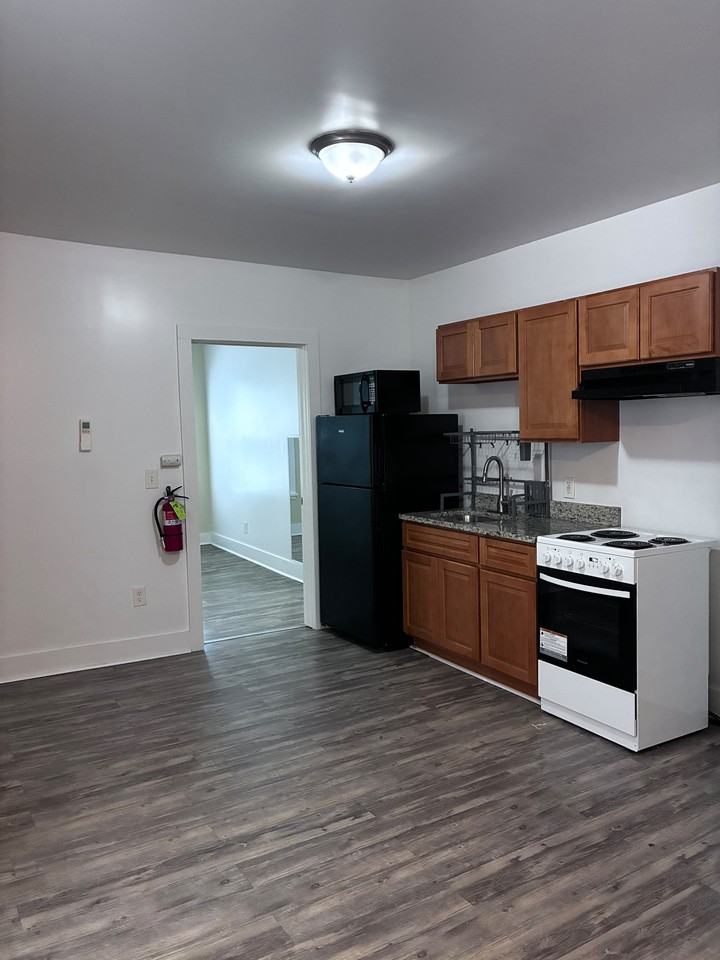 1311 Northampton Street - Photo 4 of 6