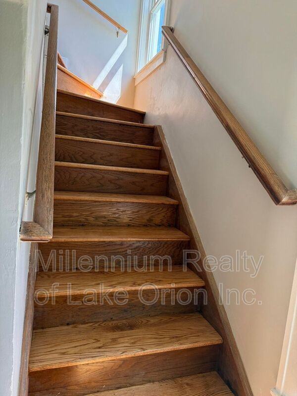 57 E Beverly Ave - Photo 5 of 17