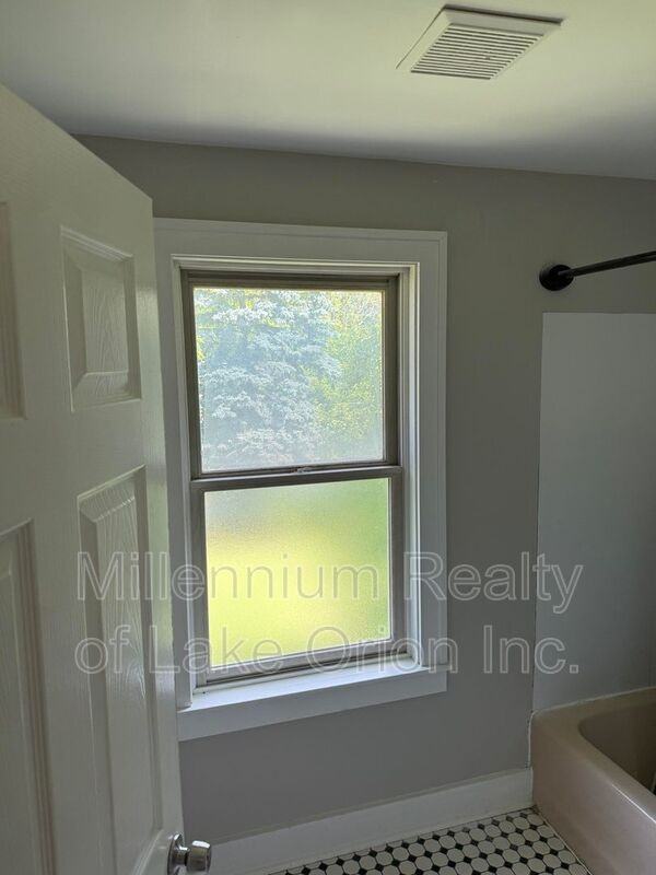 57 E Beverly Ave - Photo 7 of 17