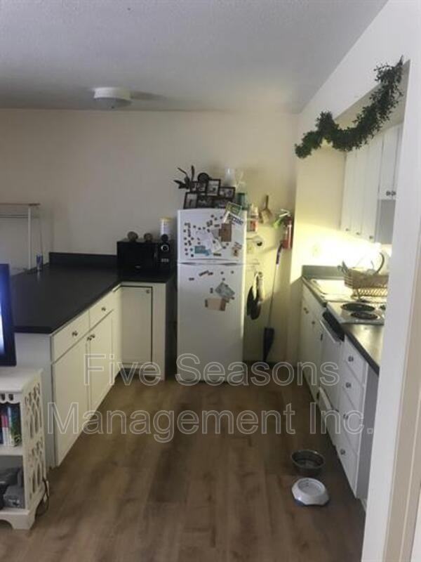 279 Saint Paul St - Photo 5 of 11