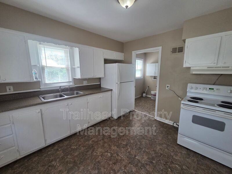 1223 N Cottage St - Photo 3 of 12