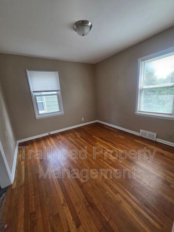 1223 N Cottage St - Photo 5 of 12