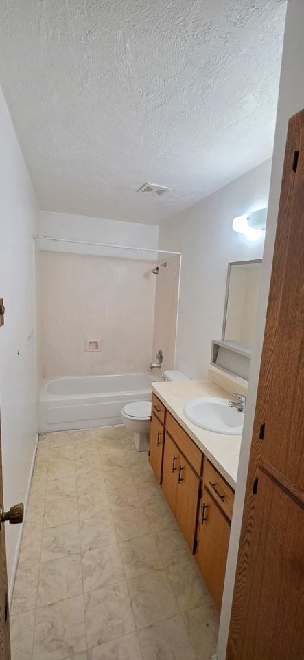 Moonlite Drive Town homes - Photo 2 of 8