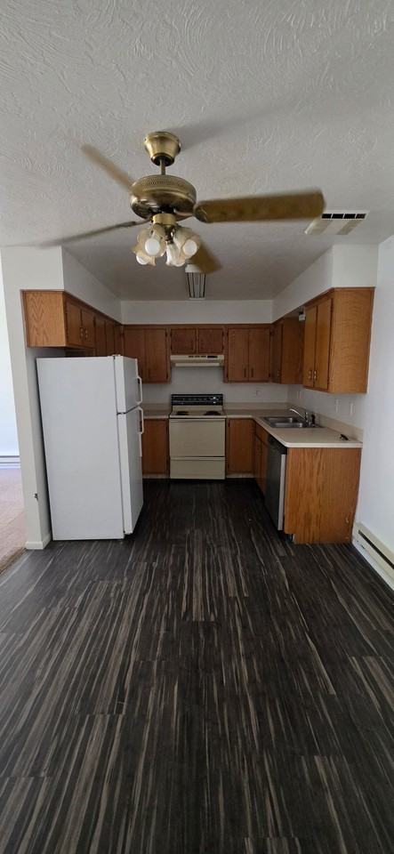 Moonlite Drive Town homes - Photo 5 of 8