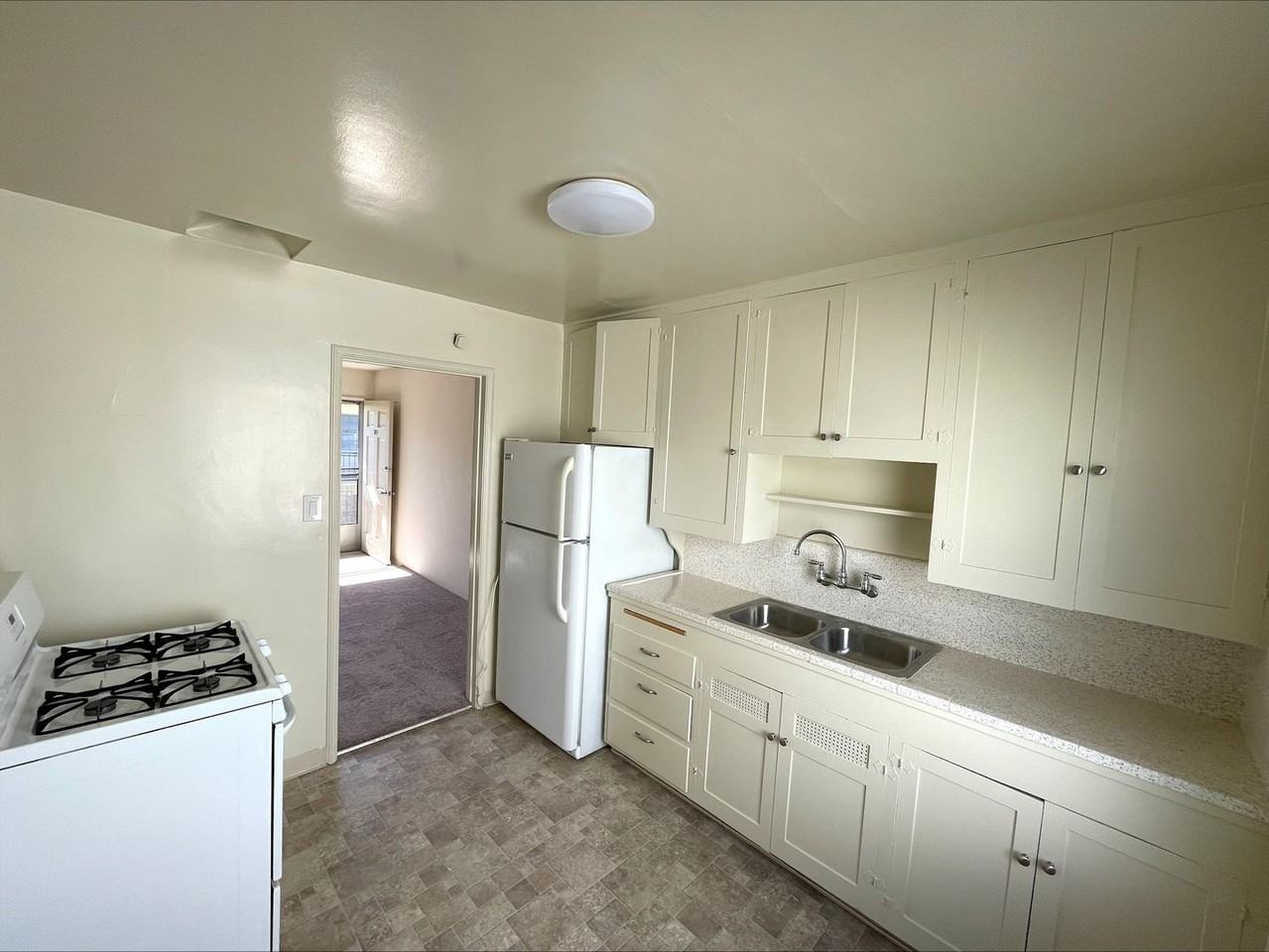 219: 1520 E 2nd St. - Photo 4 of 13