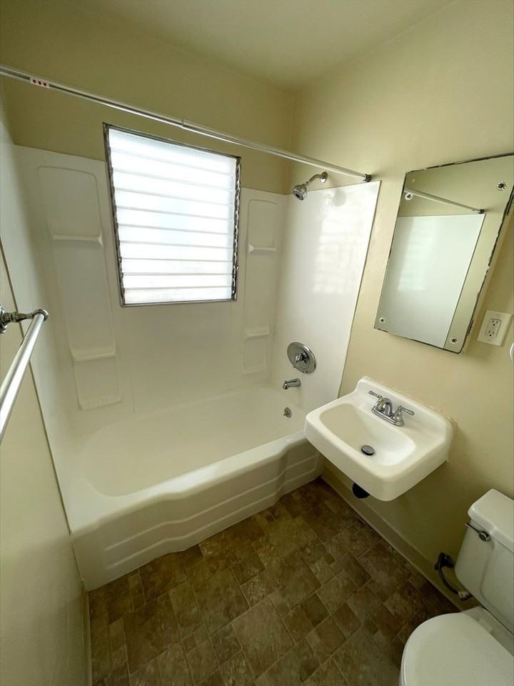 219: 1520 E 2nd St. - Photo 6 of 13