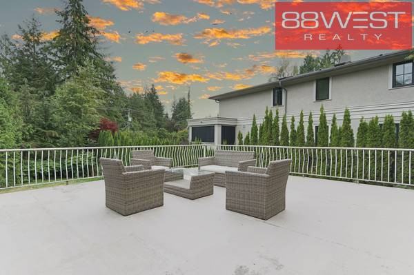 660 Kenwood Road - Photo 2 of 22