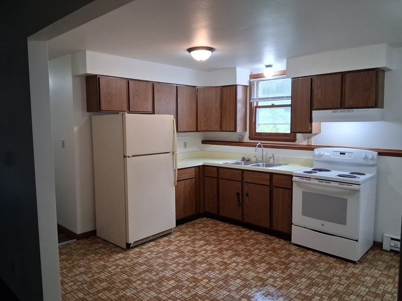 245 Egan St - Photo 3 of 16