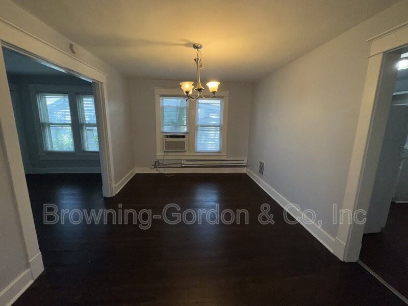 1517 Bernard Ave - Photo 2 of 10