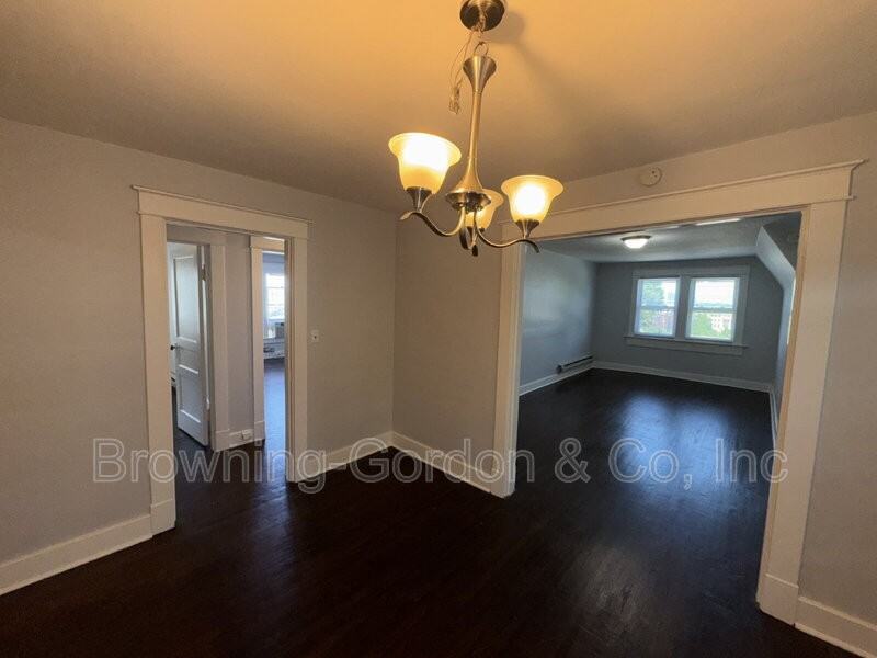 1517 Bernard Ave - Photo 3 of 10