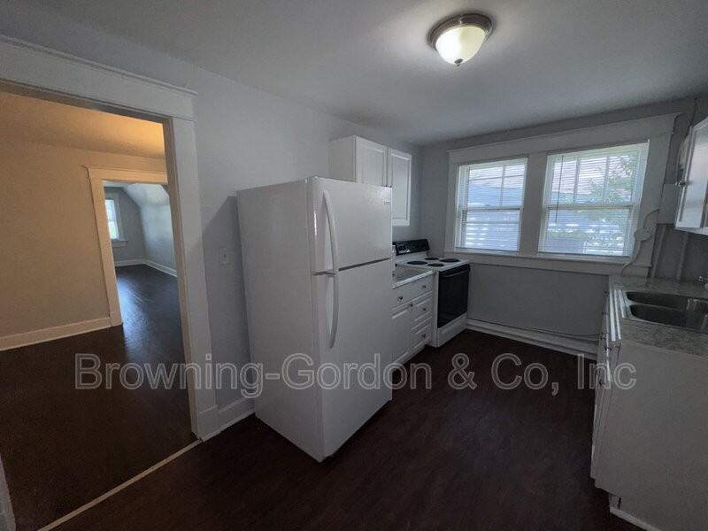 1517 Bernard Ave - Photo 6 of 10