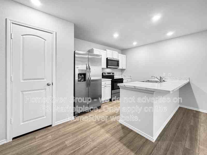 408 Jacks Pl - Photo 3 of 21