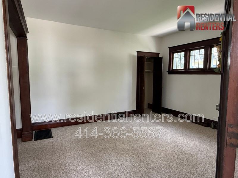 1007 13th Ave - Photo 3 of 22