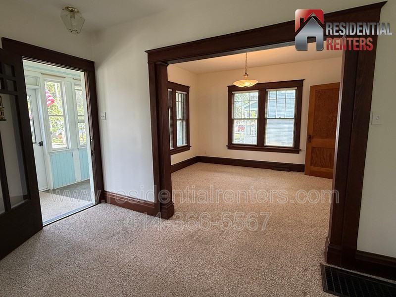 1007 13th Ave - Photo 4 of 22