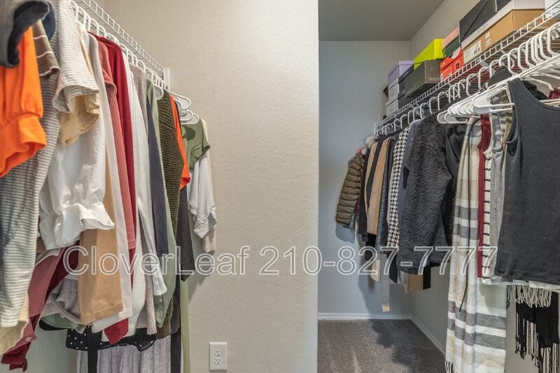 227 Stevens Smt - Photo 4 of 33