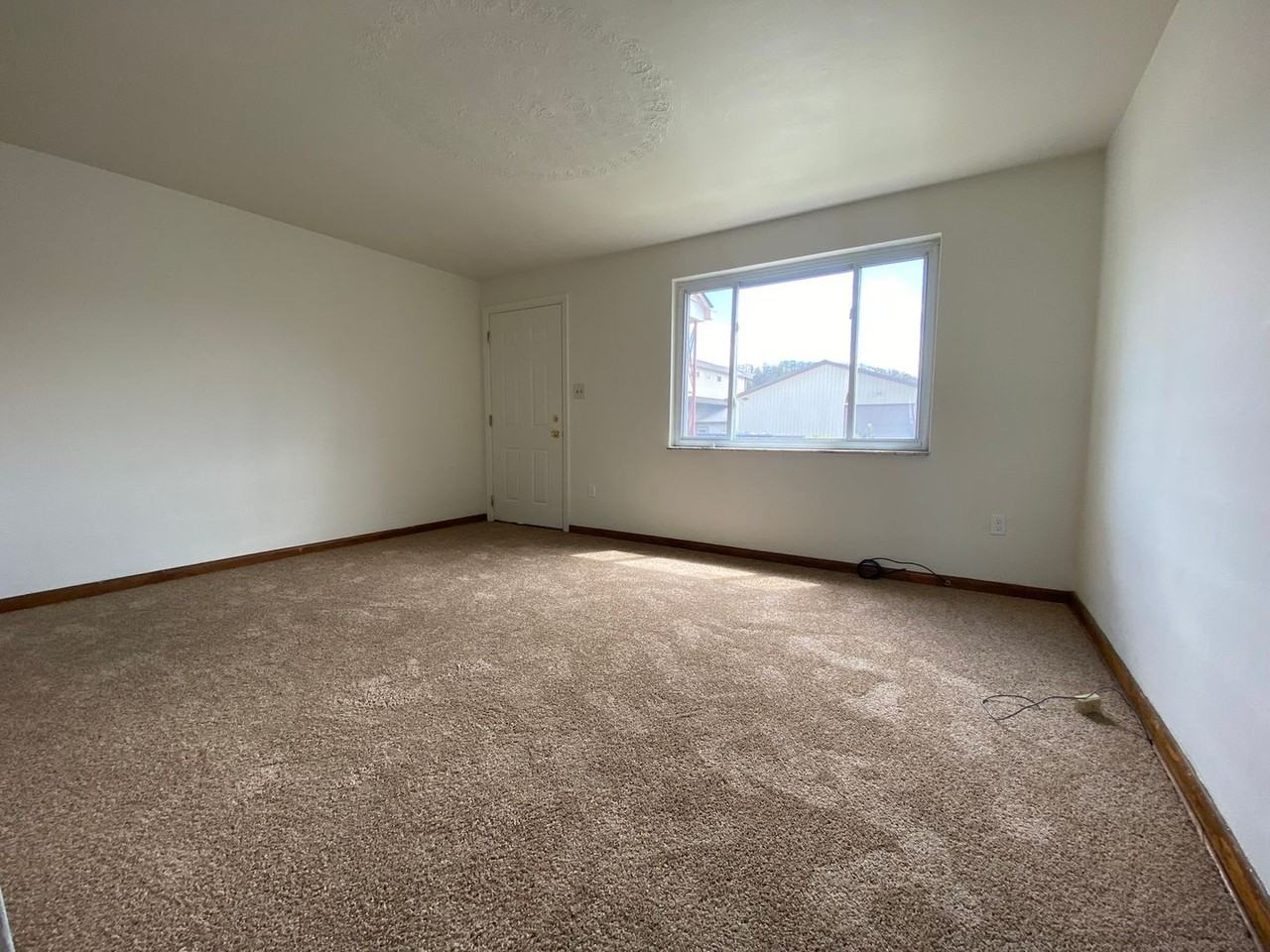 99 School Ave - Photo 2 of 9