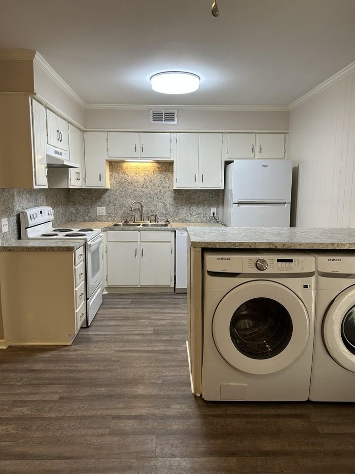 602 E South St #8 - Photo 2 of 5