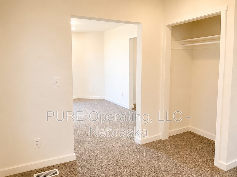 4245 Burdette St - Photo 4 of 20